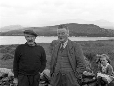 Pádraig Ó Ceallaigh and Kevin Danaher (with the kind permission
                  of the National Folklore Collection, UCD)
